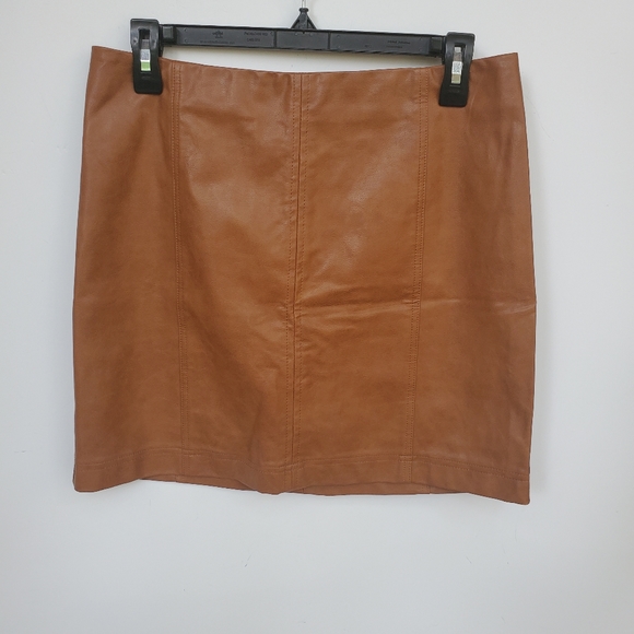 SHE & SKY Faux Leather Mini Skirt Sz L - EUC! - Picture 2 of 11